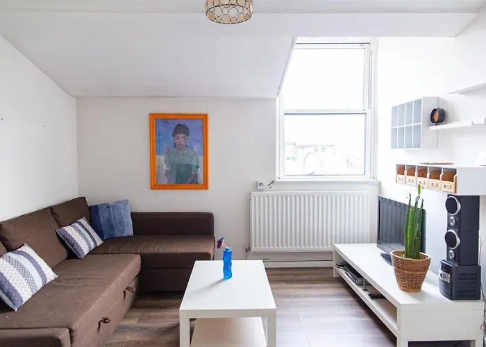 Plush Stay For Four In Central Brixton
