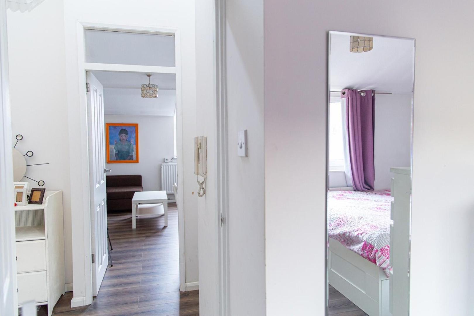 Plush For Four In Brixton Apartment